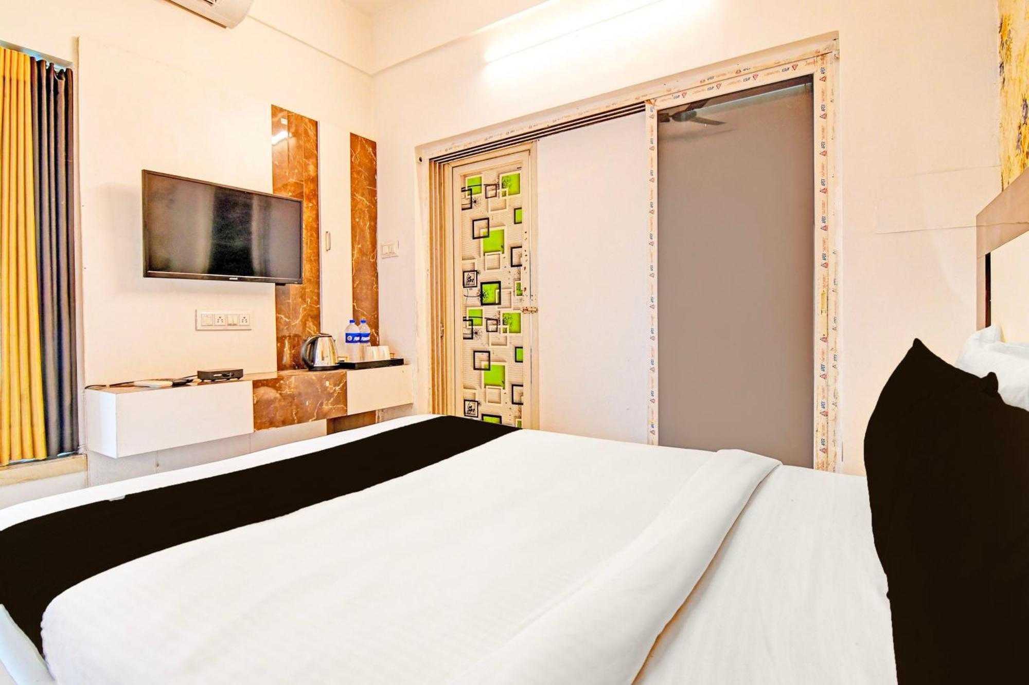 Super Hotel O Ruby Near Acropolis Mall كولكاتا المظهر الخارجي الصورة